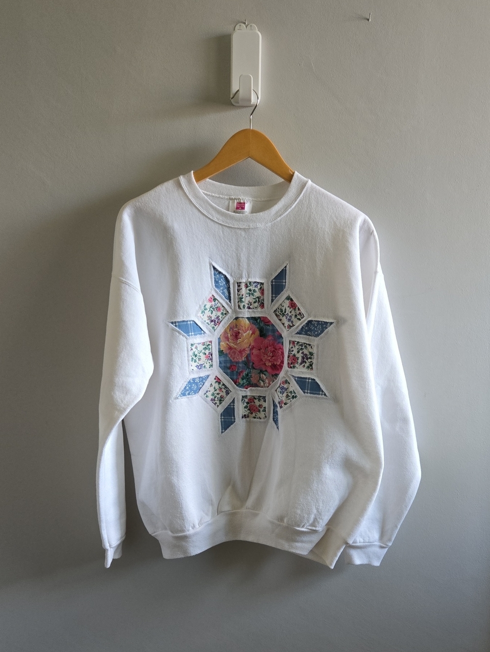 Vintage 90s Hanes Her Way White Cotton Blend Sweatshirt Quilt Pattern Size Large